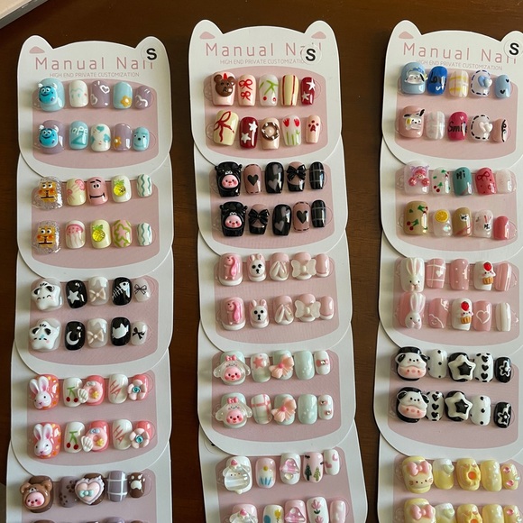 Hand-made press-on nail (brand new, size small) - Picture 3 of 4
